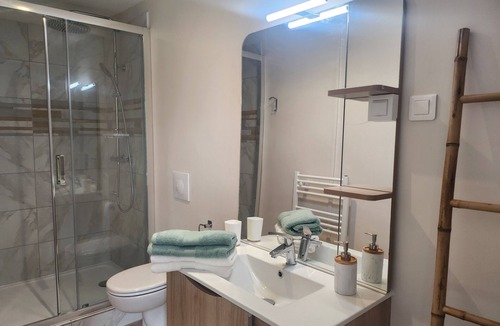 Saint-Leonard-de-Noblat Bed & Breakfast | 4 Bedroom Bed & breakfast in Saint-LÃ©onard-de-Noblat
