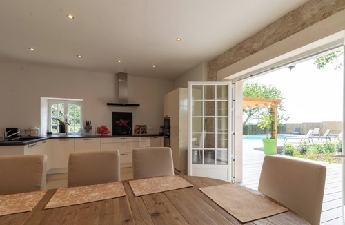 Louzac-Saint-Andre Cottage | 4 bedroom cottage set amongst the vineyards with own pool and garden