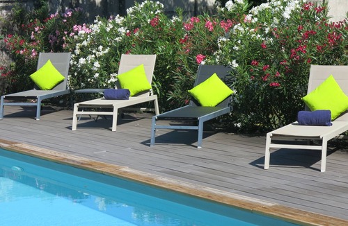 Louzac-Saint-Andre Cottage | 4 bedroom cottage set amongst the vineyards with own pool and garden