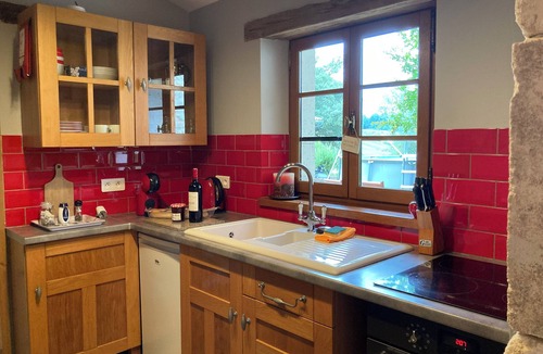 Brie-sous-Barbezieux Cottage | 4-bedroom cottage in serene Brie-sous-Barbezieux with WiFi