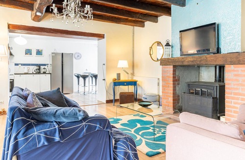 Le Busseau House | 4 bedroom accommodation in La Bourtiere à Le Bus.