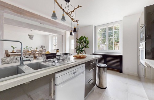 Jarnac House | 4 bedroom gorgeous home in Jarnac
