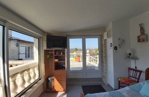 Jaunay-Marigny House | 4 Bedroom Private vacation home in Jaunay-Clan