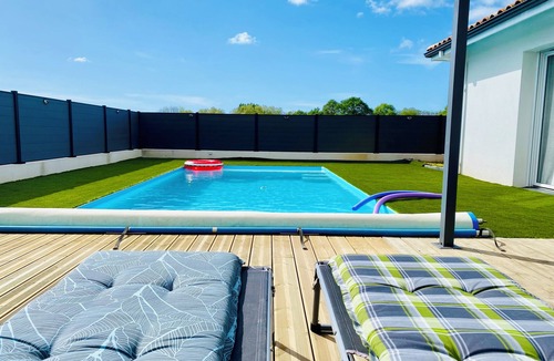 Saint-Martin-de-Hinx House | 4* house with private pool and garden