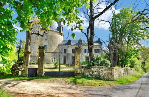 Saint-Medard-d'Excideuil House | 400 m² House ∙ 6 bedrooms ∙ 12 guests