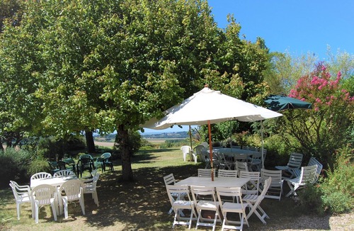 Saint-Martial-de-Mirambeau House | 40 minutes from the beach, house with swimming pool, garden and panoramic view for rent