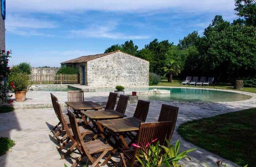Dompierre-sur-Mer Bed & Breakfast | 40 m² Bed and breakfast ∙ 2 bedrooms ∙ 5 guests