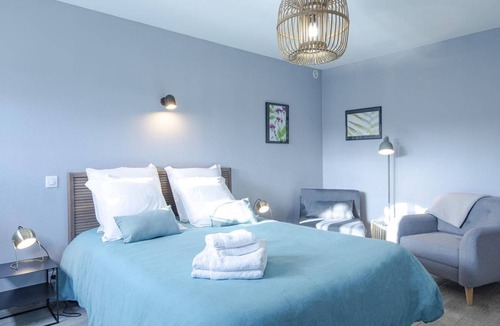Uzerche House | 40 m² Gîte ∙ 1 bedroom ∙ 2 guests