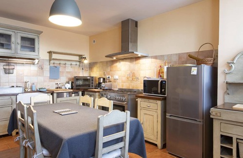 Uzerche House | 40 m² Gîte ∙ 1 bedroom ∙ 2 guests