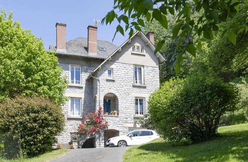Uzerche House | 40 m² Gîte ∙ 1 bedroom ∙ 2 guests