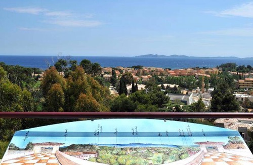 Les Bormettes Apartment | 40 m² Serviced apartment ∙ 2 bedrooms ∙ 10 guests