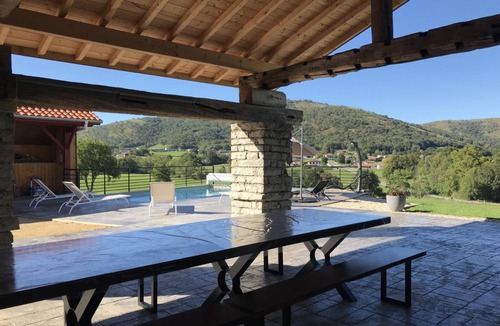 Larceveau-Arros-Cibits House | 400 m² Gîte ∙ 6 bedrooms ∙ 10 guests