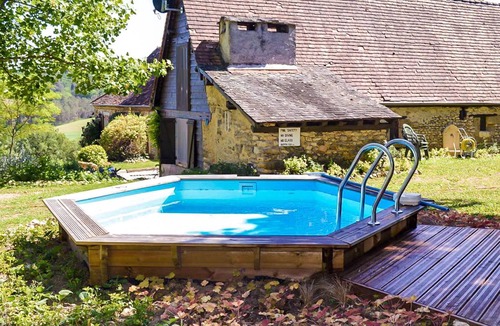 Thenon House | 400 m² House ∙ 10 bedrooms ∙ 20 guests