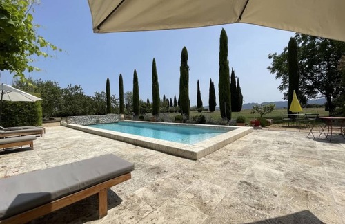 Eyragues House | 400 m² House ∙ 4 bedrooms ∙ 8 guests