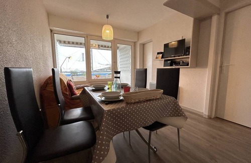 Port District Apartment | 42 m² Apartment ∙ 2 bedrooms ∙ 4 guests