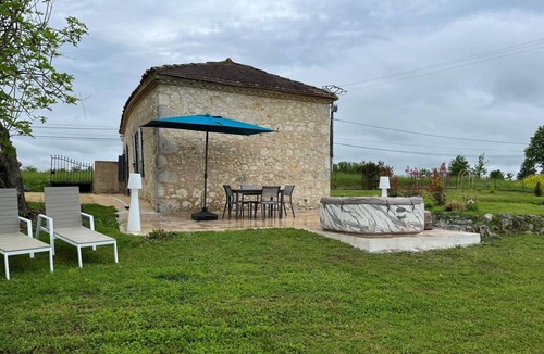 Saint-Aubin-de-Lanquais Cottage | 45 m² Cabin ∙ 1 bedroom ∙ 2 guests