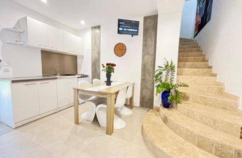 Le Dramont Bed & Breakfast | 47 m² Bed and breakfast ∙ 3 bedrooms ∙ 12 guests