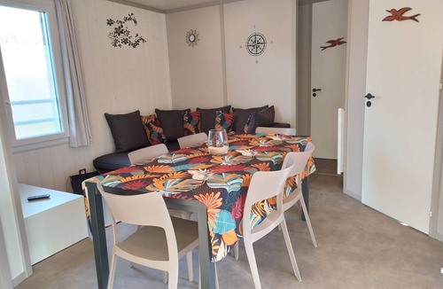 Labouheyre Ski Chalet | 49 m² Chalet ∙ 2 bedrooms ∙ 6 guests