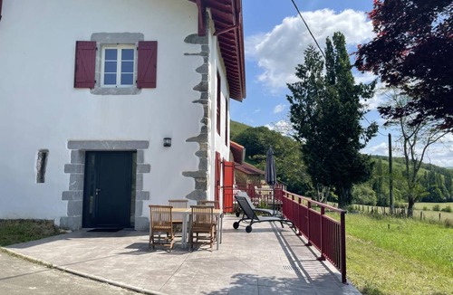 Ainhice-Mongelos House | 49 m² Gîte ∙ 1 bedroom ∙ 2 guests