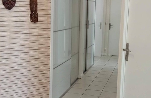 Perigny Apartment | 5 minutes from the old port of La Rochelle, apartment with private park and swimming pool