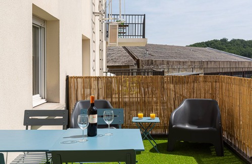 Cenon Apartment | 5 minutes from the center of Bordeaux - Terrace - Pied tram