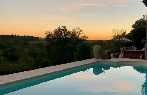Rochechouart Apartment | 50 m² Apartment ∙ 1 bedroom ∙ 2 guests