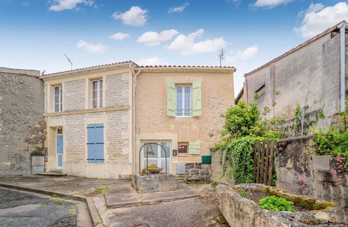 Mortagne-sur-Gironde House | 50 m² House ∙ 2 bedrooms ∙ 4 guests