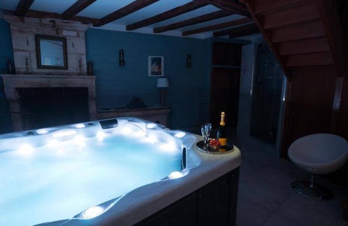 Pont l'Abbe d'Arnoult Bed & Breakfast | 50 m² Bed and breakfast ∙ 3 guests