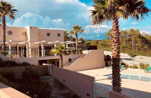 La Bouverie Hotel | 50 m² Hotel ∙ 2 bedrooms ∙ 127 guests