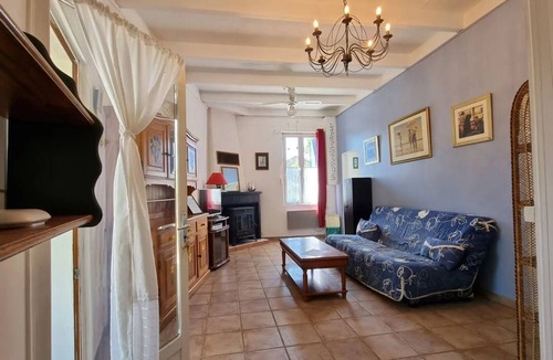 Saint-Just-Luzac House | 50 m² House ∙ 1 bedroom ∙ 4 guests