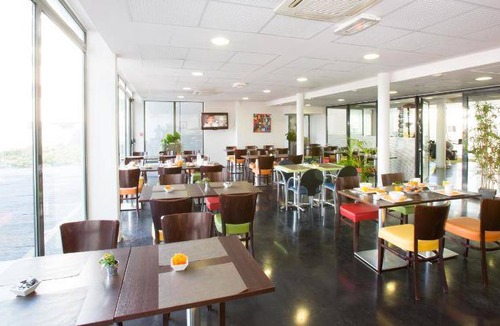 Bordeaux Maritime Apartment | 51 m² Serviced apartment ∙ 127 guests