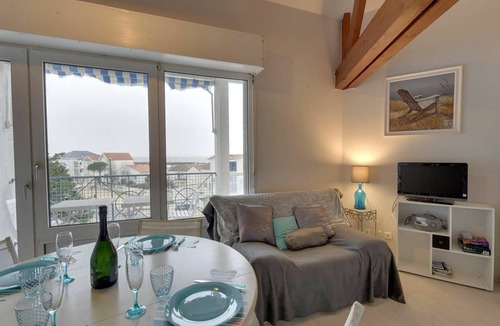 Port District Apartment | 55 m² Apartment ∙ 2 bedrooms ∙ 4 guests
