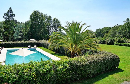 Saint-Laurent-de-Gosse House | 550 m² House ∙ 10 bedrooms ∙ 18 guests