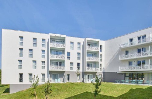 Jonzac Apartment | 56 m² Serviced apartment ∙ 2 bedrooms ∙ 127 guests