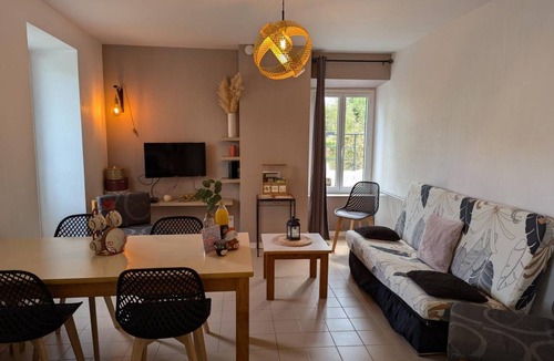 Saint-Maurice-des-Lions Cottage | 62 m² Cabin ∙ 2 bedrooms ∙ 6 guests