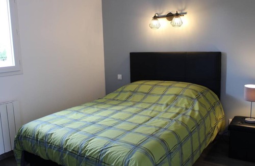 Verteuil-sur-Charente Cottage | 62 m² Cabin ∙ 2 bedrooms ∙ 4 guests