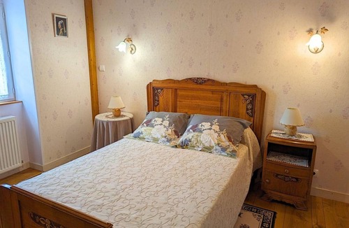 Saint-Genis-d'Hiersac Cottage | 63 m² Cabin ∙ 2 bedrooms ∙ 4 guests