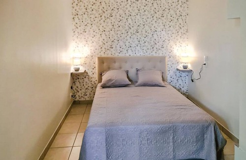 Saint-Vincent-la-Chatre House | 65 m² House ∙ 2 bedrooms ∙ 4 guests