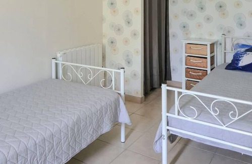 Saint-Vincent-la-Chatre House | 65 m² House ∙ 2 bedrooms ∙ 4 guests