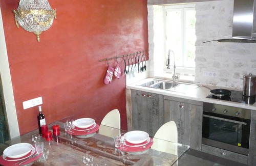 Beauville House | 65 m² House ∙ 2 bedrooms ∙ 4 guests