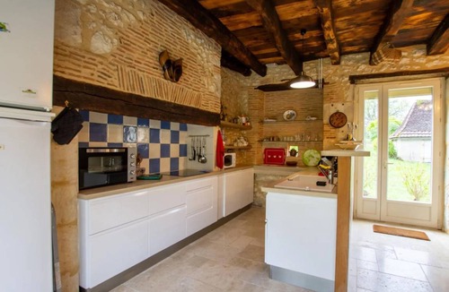 Saint-Pierre-de-Chignac House | 69 m² House ∙ 2 bedrooms ∙ 6 guests