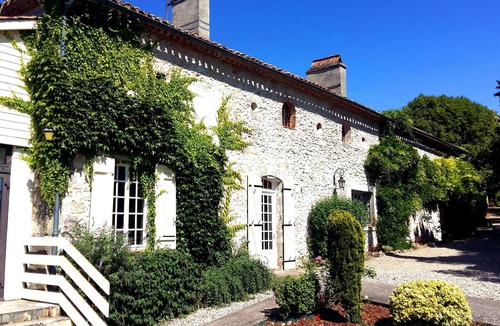 Lagarrigue House | 7 Bedroom hill top Manoir; pool, bar & pizza oven, sleeps 18, 2 hectare grounds