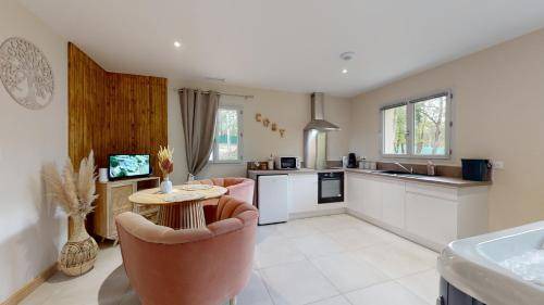 Saint-Chamassy House | 70 m² House ∙ 2 bedrooms ∙ 4 guests