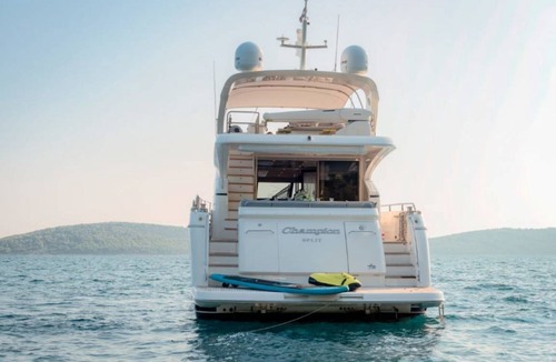 Split Boat Rental | 70 m² Houseboat ∙ 4 bedrooms ∙ 8 guests