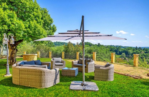 Sarlat-la-Caneda House | 700 m² House ∙ 7 bedrooms ∙ 14 guests