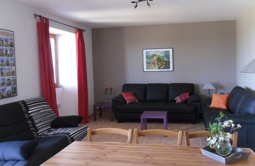 Saint-Pardoux-Corbier House | 72 m² House ∙ 2 bedrooms ∙ 6 guests