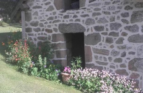 Saint-Yrieix-le-Dejalat House | 75 m² Gîte ∙ 2 bedrooms ∙ 4 guests