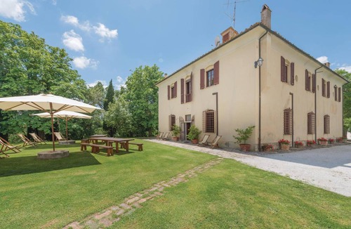 Chianni House | 750 m² House ∙ 10 bedrooms ∙ 20 guests