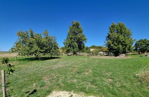 Mazeuil House | 8-person gite with swimming pool and pétanque court, 25 minutes from Futuroscope.
