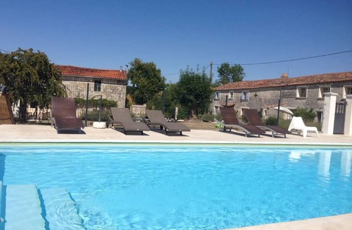 Saint-Mande-sur-Bredoire House | 80 m² House ∙ 2 bedrooms ∙ 4 guests